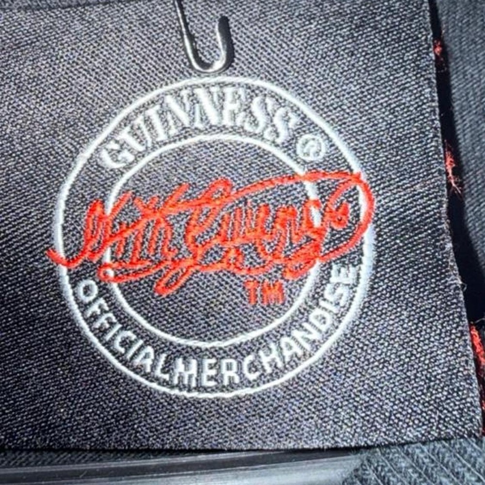 Guinness St James Gate Black Distressed Crop Top Beer Graphic Tee 100% Cotton - Picture 2 of 4